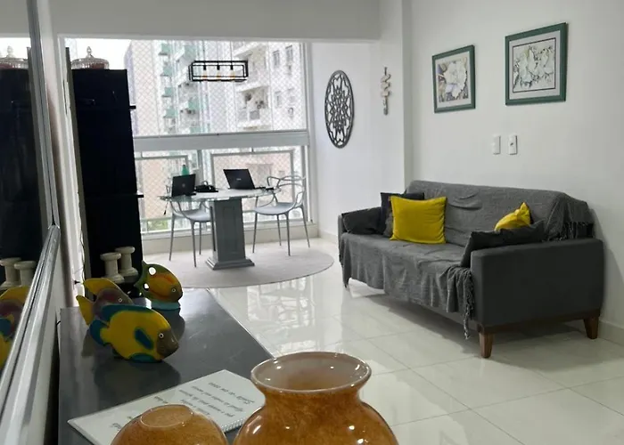 Lindo apartamento Guarujá Pitangueiras -3 Dormitórios 80 metros da praia